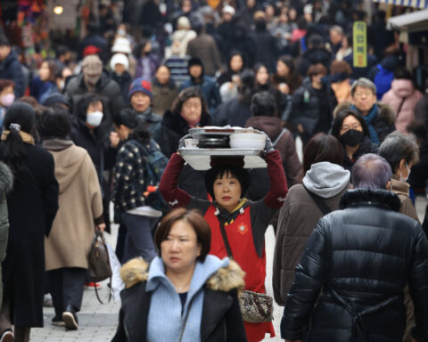 South Korea headline inflation at 2.4% y/y, bolstering case for rate pause