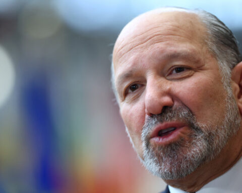 US to lower tariffs on South Korean autos to 15% effective Nov 1, Lutnick says