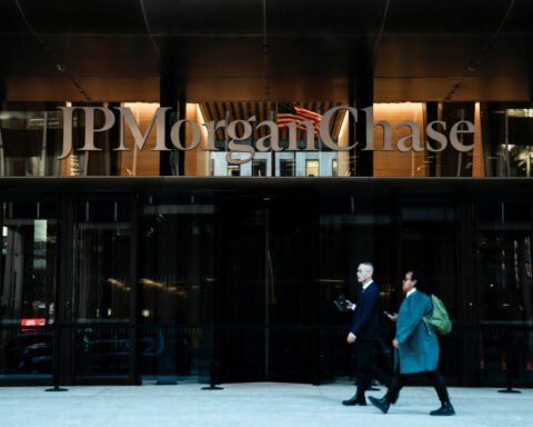 JPMorgan doubles Swiss business by targeting wealthy clients