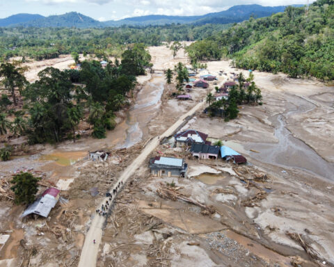 Over 800 people are still missing after flooding in Indonesia, Sri Lanka and Thailand