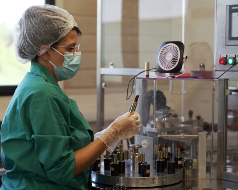 French manufacturing sector contracted further in November, PMI shows