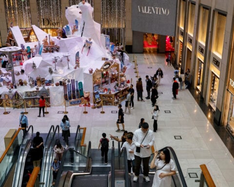 Hong Kong Oct retail sales rise 6.9%, sees support from visitor growth