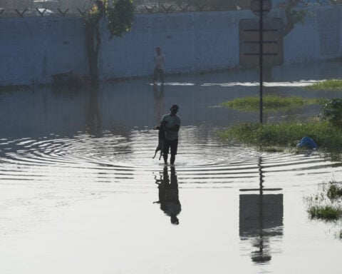 Sri Lanka's cyclone death toll climbs to 355, with 366 missing