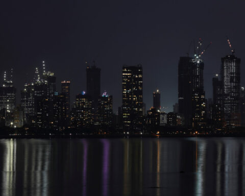 India's stellar growth, low inflation raise questions over rate cuts