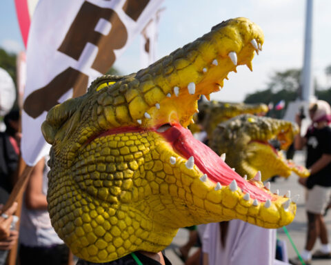 Thousands in Philippines protest corruption and demand return of stolen funds from flood projects