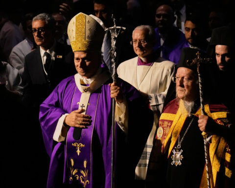 Pope visits Istanbul's Blue Mosque without praying as he focuses on unifying Christians