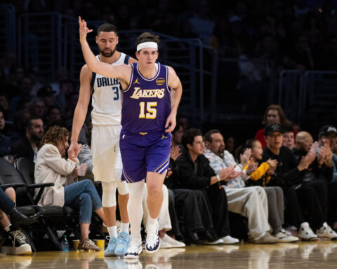 Reaves scores 38 points, Luka adds 35, Lakers hold off Mavs 129-119 in Anthony Davis' LA return