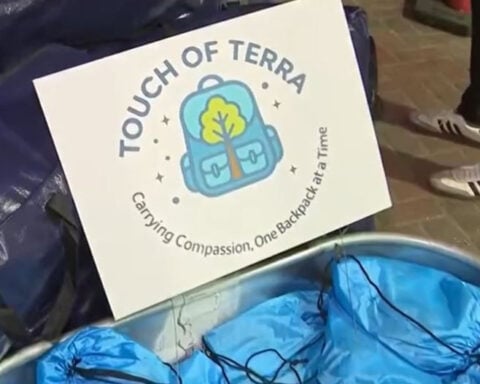 Teen honors late mother, giving out 500 care backpacks to people in need