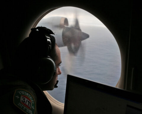 Deep-sea search for Malaysia Airlines Flight 370 to resume Dec. 30