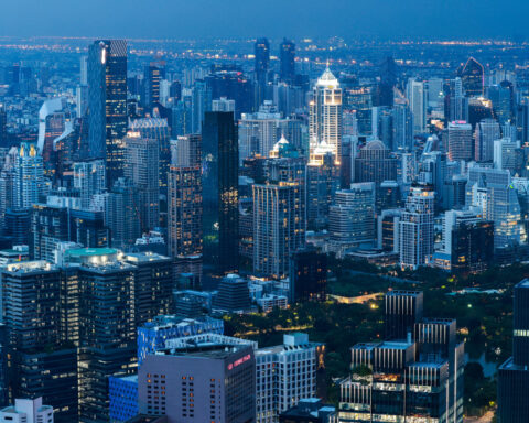 Thai inflation negative again in November, industry sees floods trimming growth