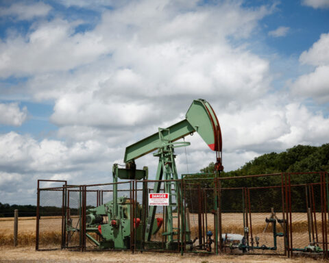 Oil settles slightly higher as Moscow peace talks fail to reach breakthrough