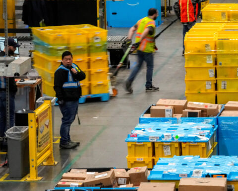 Strong start to online holiday shopping masks signs of a fragile U.S. consumer