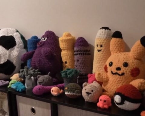 Mom and daughter donate handmade plushies to patients