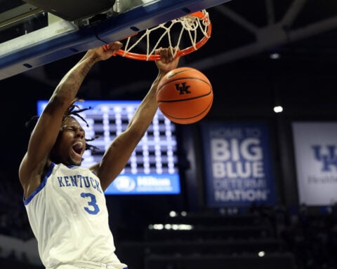 Dixon delivers late as No. 16 North Carolina wins 67-64 at No. 18 Kentucky
