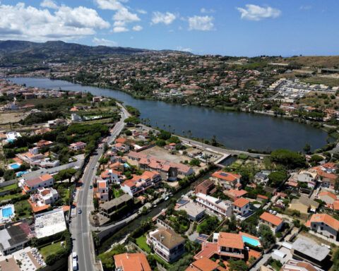 A bridge too far? Sicily project tests limits of Italy's ambitions