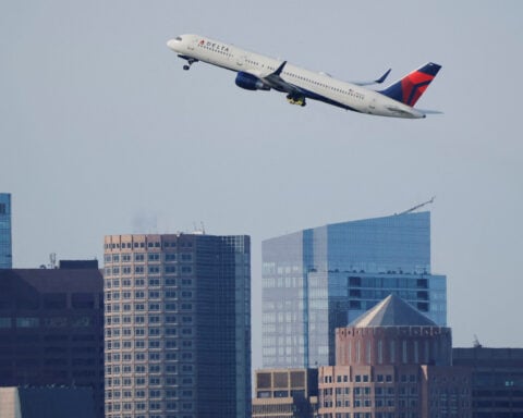 Delta sees $200 million profit hit from US government shutdown