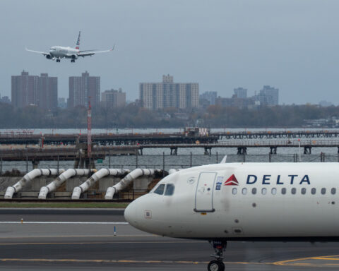 Longest US government shutdown cost Delta Air Lines $200 million