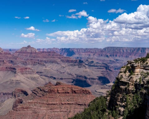 Grand Canyon cancels overnight stays at South Rim lodges because of water-line breaks