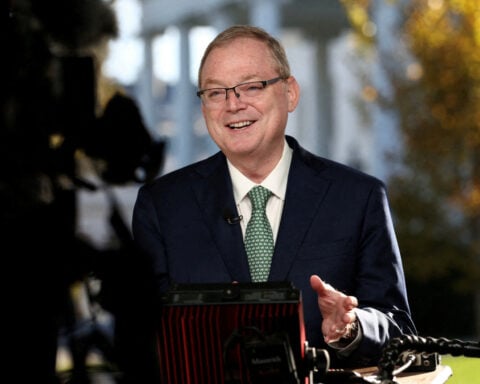 Bond investors warned of Hassett as potential Fed chair over rate-cut fears, FT reports