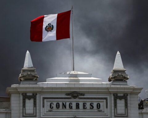 Peruvian presidential candidates to get bulletproof vests after gun attacks