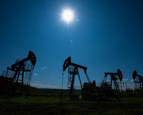 Oil prices firm after Ukrainian strikes on Russian oil infrastructure, stalled peace talks