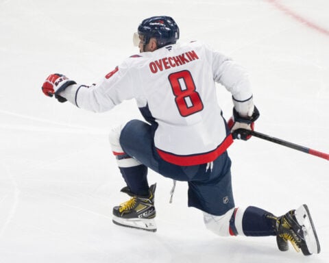 Ovechkin scores twice as Capitals crush Sharks 7-1 for sixth straight win