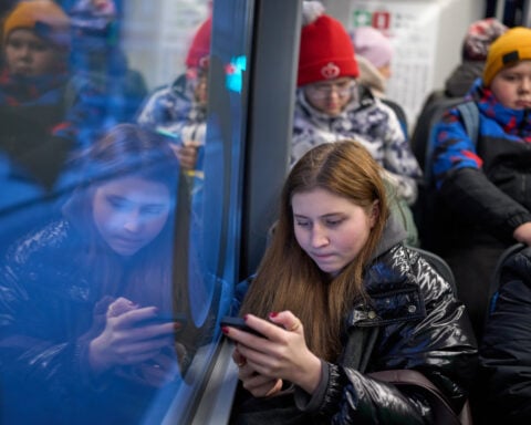 Russia restricts FaceTime, its latest step in controlling online communications