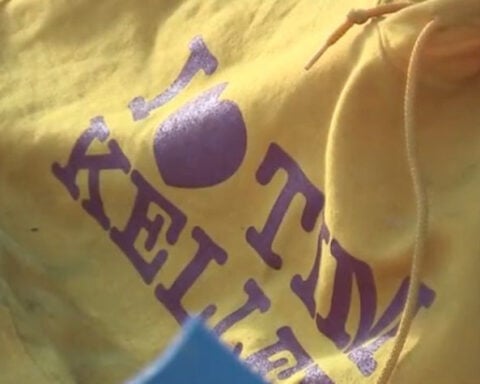 Do "I Love Mayor Keller" sweatshirts violate Albuquerque election code?