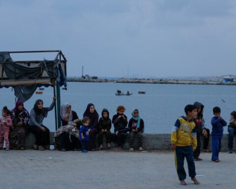 Qatari leader says the Gaza ceasefire is at a critical moment