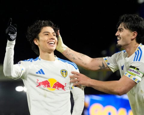 Arsenal stunned late by Aston Villa, Man City closes gap and Liverpool draws