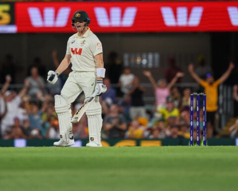 Steve Smith's brilliance propels Australia to a victory in the 2nd test and a 2-0 Ashes lead
