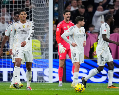Nine-man Real Madrid loses at home for the 1st time this season