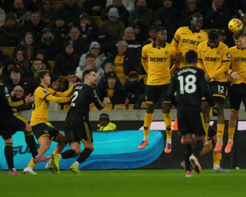 Two-goal Bruno Fernandes leads rampant Manchester United to 4-1 win at hapless Wolves