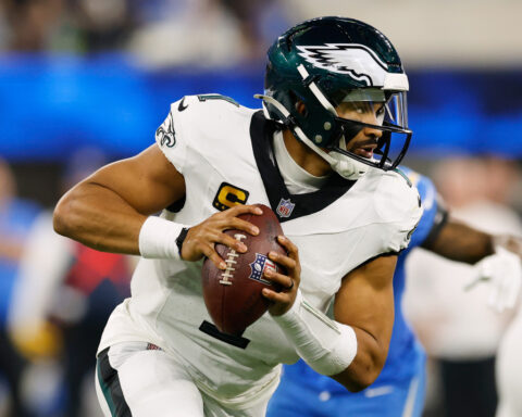 Chargers, Eagles in giving mood with three-turnover play