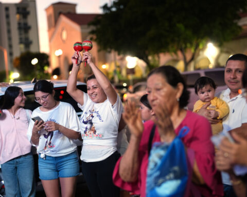 Nicaraguans celebrate Virgin Mary in Miami despite fears at home and in US