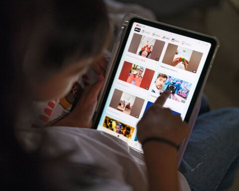 ‘What’s the worst thing that’s gonna happen?’ South Australia Premier says social media ban is about protecting children