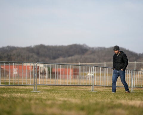 Tennessee executes Harold Wayne Nichols by lethal injection for killing college student in 1988