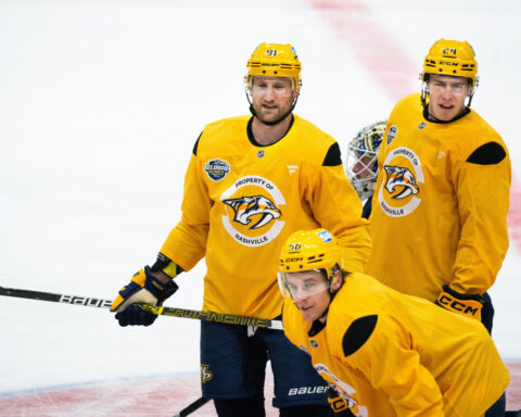 Predators center Steven Stamkos scores 4 goals in win over Blues