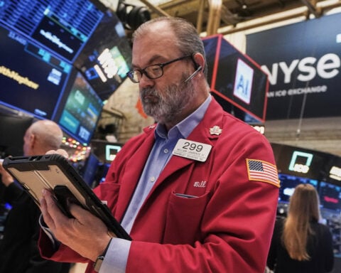 Tumbling tech stocks drag Wall Street to its worst day in 3 weeks