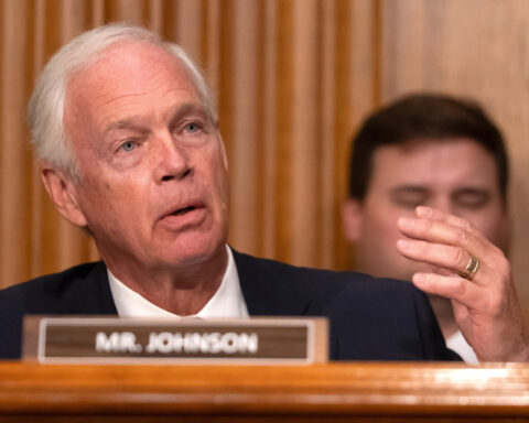 Sen. Ron Johnson asks DOJ to investigate Wisconsin judge in former Trump attorney's case