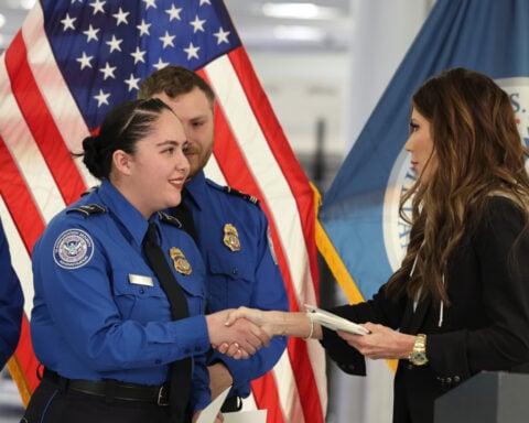 TSA renews push to end collective bargaining agreement for airport security screeners