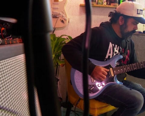 Carolina Moment: Man creates devices to 'amp' up musician inspiration