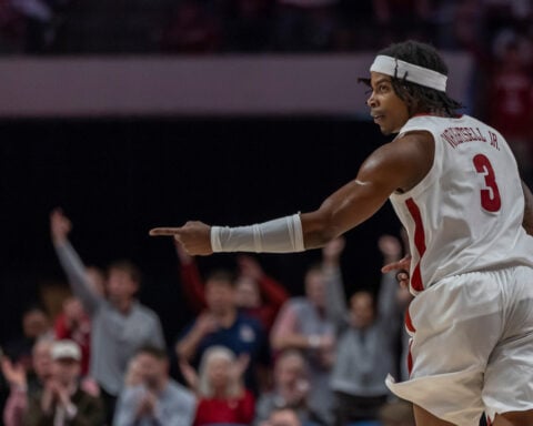 Burries scores 28 points as No. 1 Arizona rallies from halftime deficit to beat No. 12 Alabama 96-75