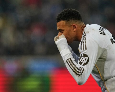 Mbappé scores in his return from injury as Madrid beats Alaves in boost for Alonso