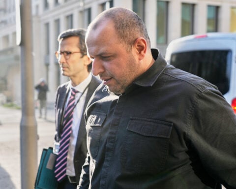 Zelenskyy offers to drop NATO bid for security guarantees but rejects US push to cede territory