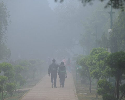 Toxic smog blankets New Delhi, disrupting travel and plunging air quality to hazardous levels