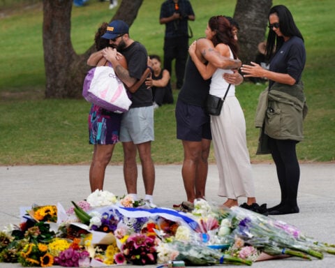 Australia to tighten gun laws after Bondi Beach Hanukkah massacre