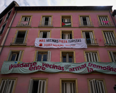 Spain fines Airbnb $75 million for unlicensed tourist rentals