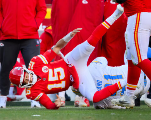Mahomes tears ACL as Chargers eliminate Chiefs from playoff contention with 16-13 victory