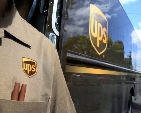 Purse pirates: UPS ripped off seasonal workers with unfair pay practices, lawsuit alleges